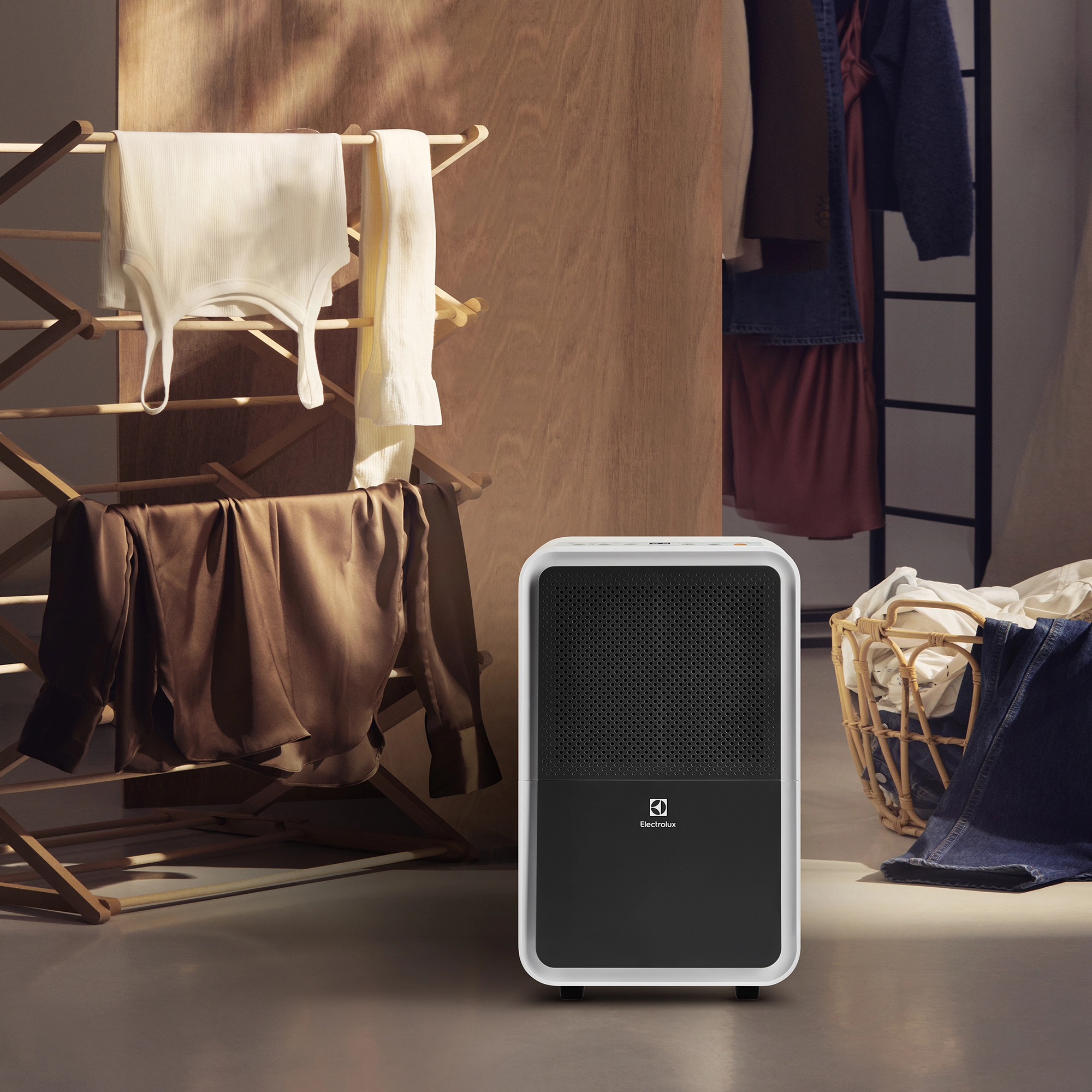 Осушитель воздуха Electrolux EDH-15L от магазина ЛесКонПром.ру