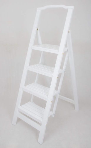 Стремянка деревянная с широкими ступенями Hoz-Block Микки 4 ступени Белая (арт. СДМ-4Б) от магазина ЛесКонПром.ру