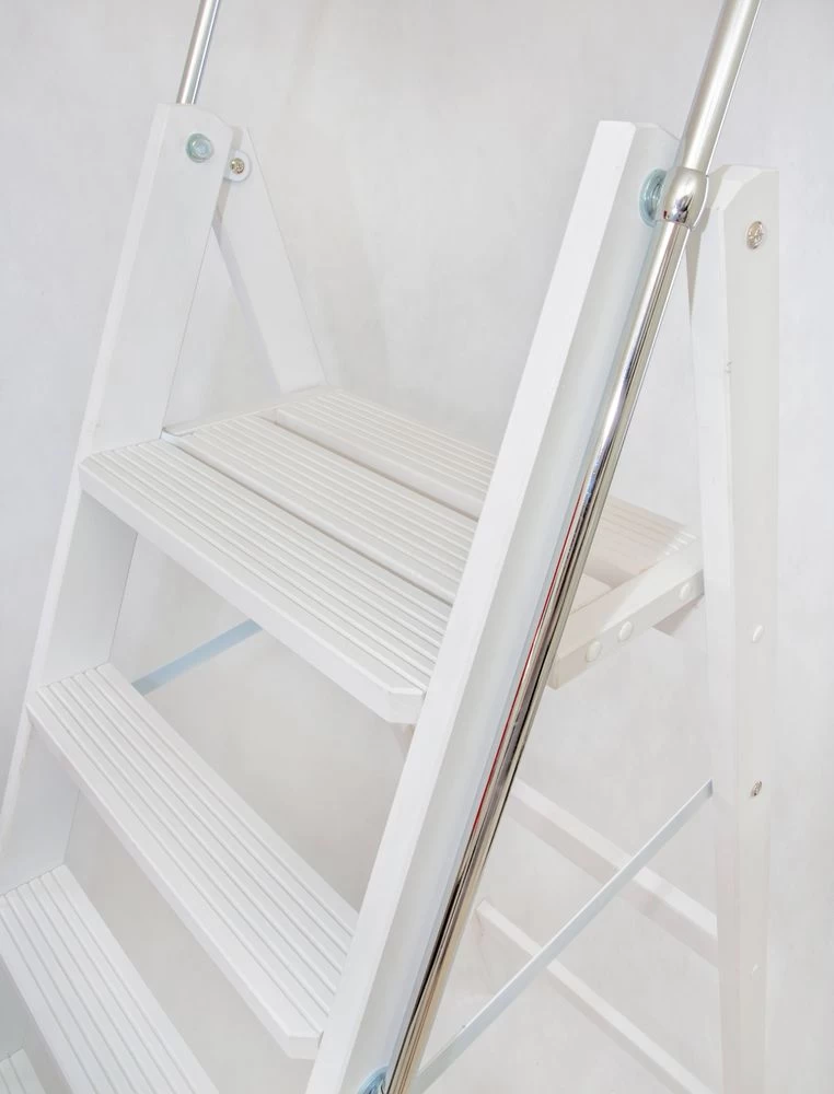 Стремянка деревянная Hoz-Block Серж 6 ступеней Белая (арт. СДР-6Б) от магазина ЛесКонПром.ру