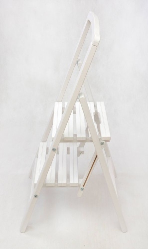 Стремянка деревянная с широкими ступенями Hoz-Block Микки 2 ступени Белая (арт. СДМ-2Б) от магазина ЛесКонПром.ру