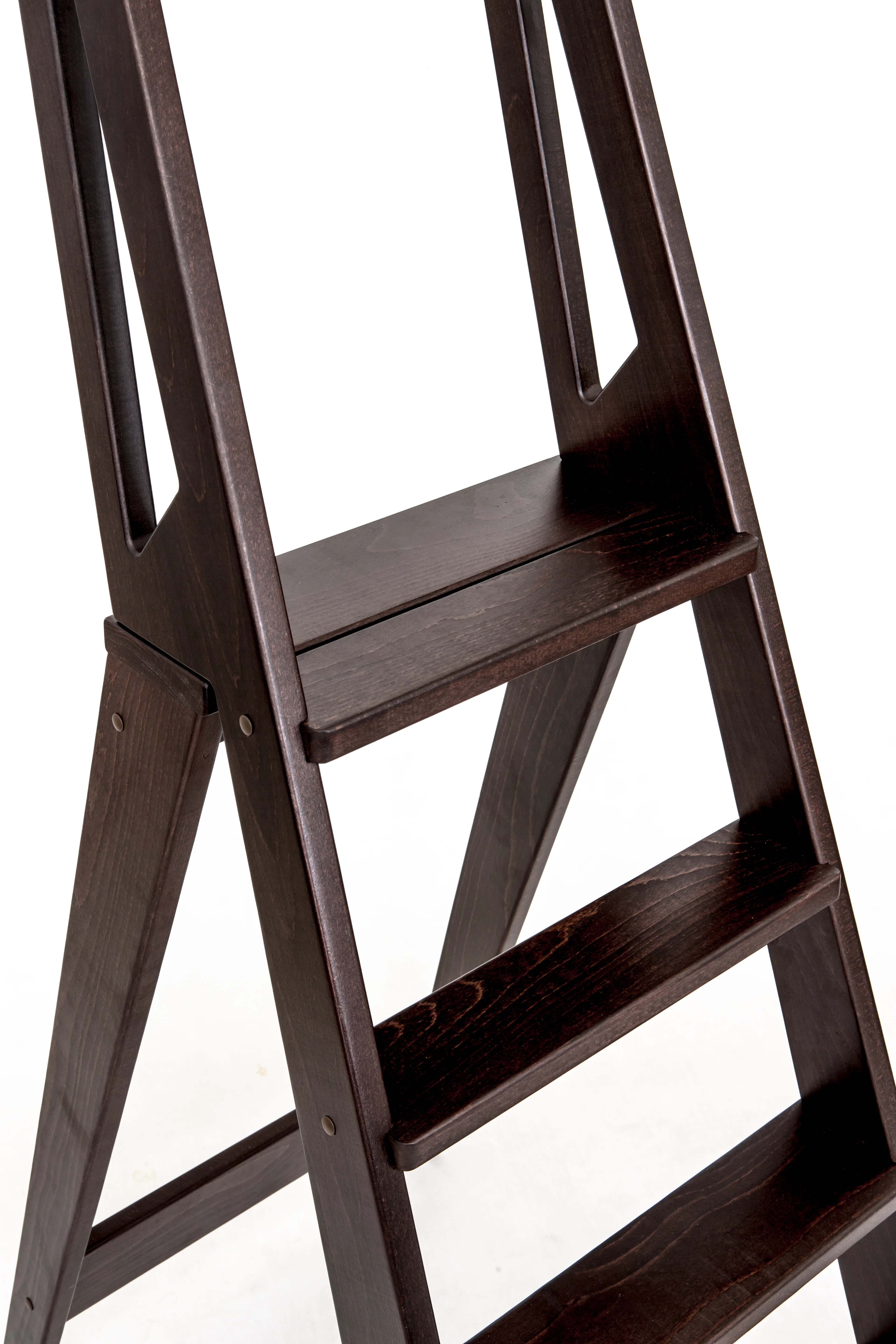 Стремянка деревянная Hoz-Block Стиль 4 ступени Венге (арт. СДС-4В) от магазина ЛесКонПром.ру