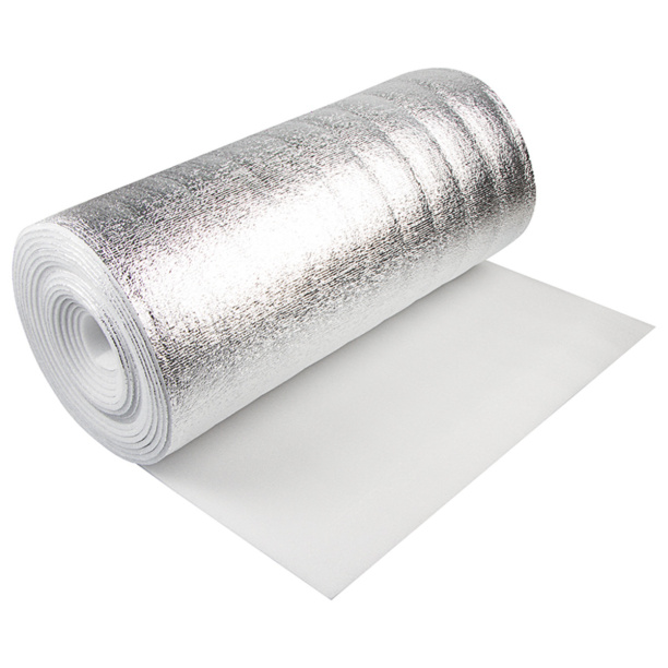 Изоляция отражающая самоклеящаяся фольга 5 мм 0,6x10 м от магазина ЛесКонПром.ру