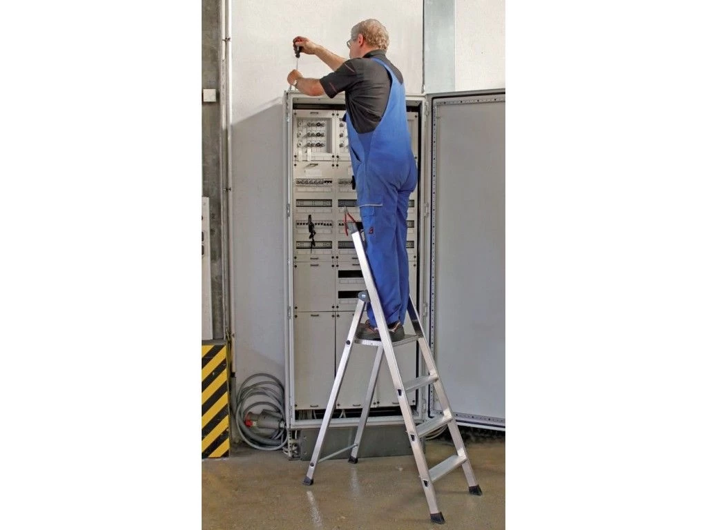 Стремянка алюминиевая Krause Solido 5 ступеней (арт. 126641) от магазина ЛесКонПром.ру