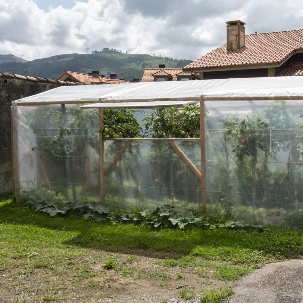 Пленка полиэтиленовая TRAVENA 150 мкм 6х4 м от магазина ЛесКонПром.ру