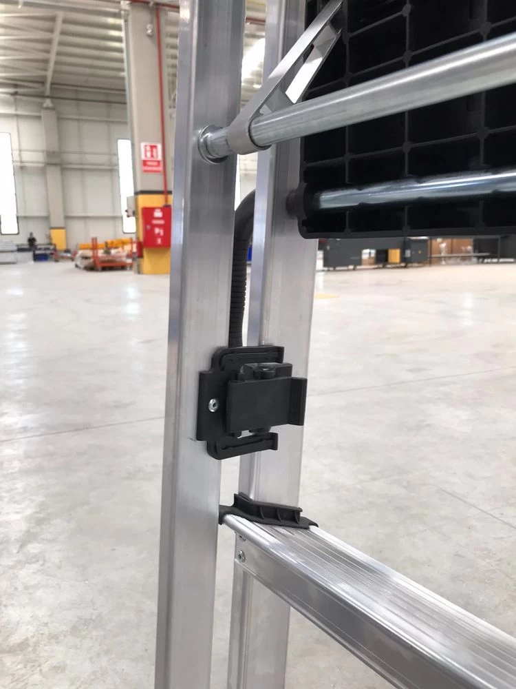 Стремянка профессиональная алюминиевая c лотком Cagsan HAZAR 6 ступеней (арт. HA105) от магазина ЛесКонПром.ру