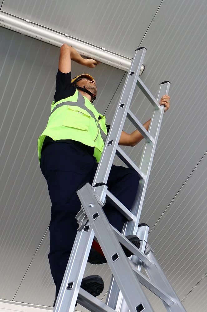 Трехсекционная алюминиевая лестница 3х9 CAGSAN арт.TS199 от магазина ЛесКонПром.ру