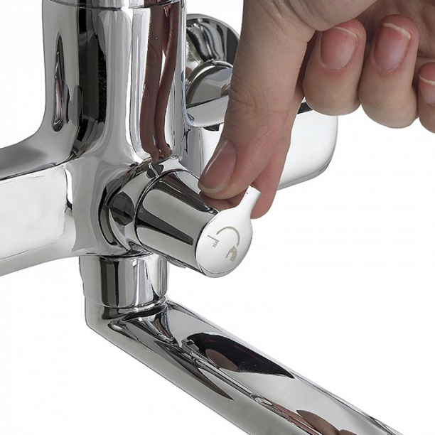 Смеситель для ванны IDDIS Sena с длинным изливом от магазина ЛесКонПром.ру