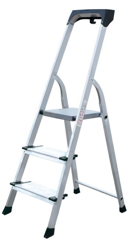 Стремянка алюминиевая с широкой ступенью и органайзером Новая Высота 3 ступени (арт. 2118103) от магазина ЛесКонПром.ру
