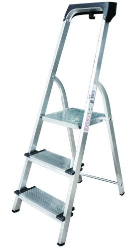 Стремянка алюминиевая с широкой ступенью и органайзером Новая Высота 3 ступени (арт. 1118103) от магазина ЛесКонПром.ру