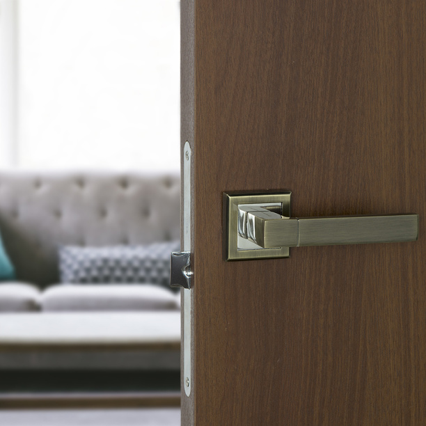 Дверные ручки Palladium Дакота бронза от магазина ЛесКонПром.ру