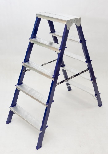 Стремянка стальная  двухсторонняя  с алюминиевыми ступенями АЛЮМЕТ  5 ступени (арт. MD8205) от магазина ЛесКонПром.ру