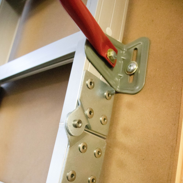 Лестница чердачная металлическая 600х1200х2800 мм от магазина ЛесКонПром.ру