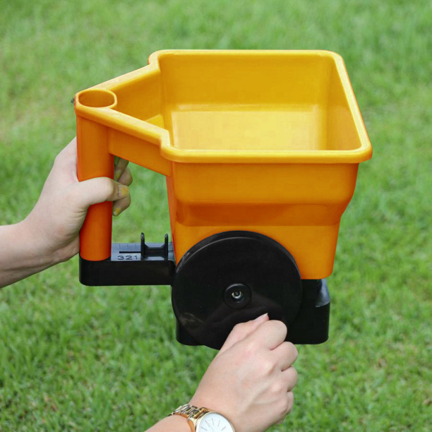 Разбрасыватель семян и удобрений ручной 3 л от магазина ЛесКонПром.ру