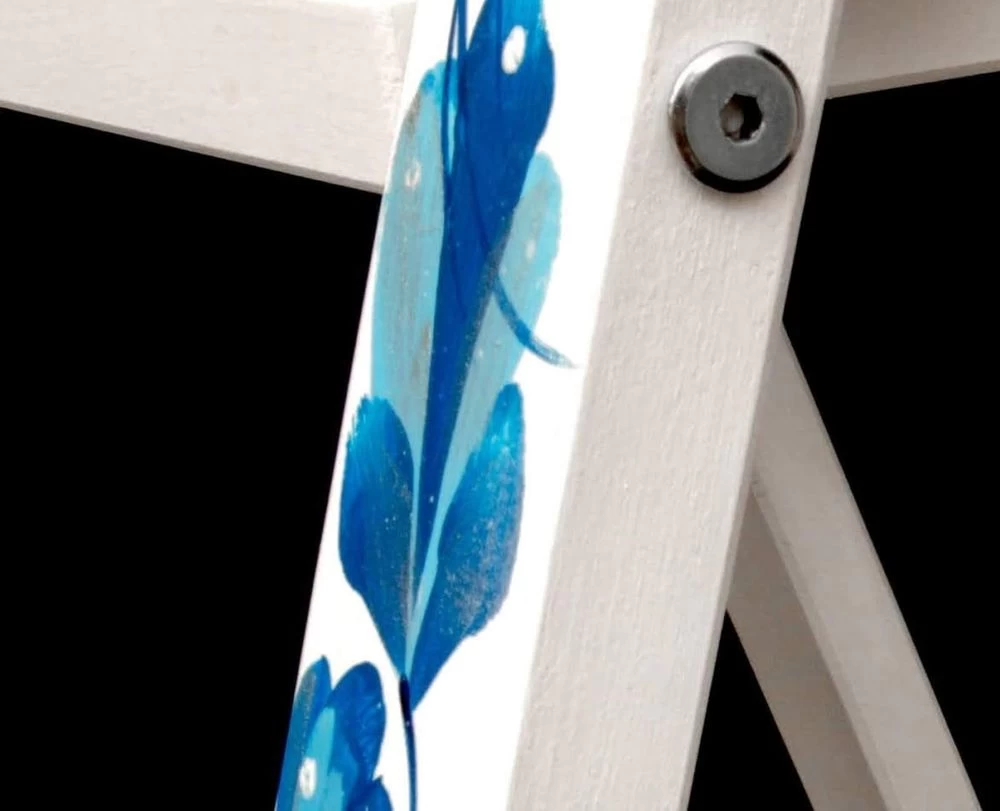 Стремянка деревянная с широкими ступенями Hoz-Block Микки 3 ступени Гжель (арт. СДМ-3Г) от магазина ЛесКонПром.ру