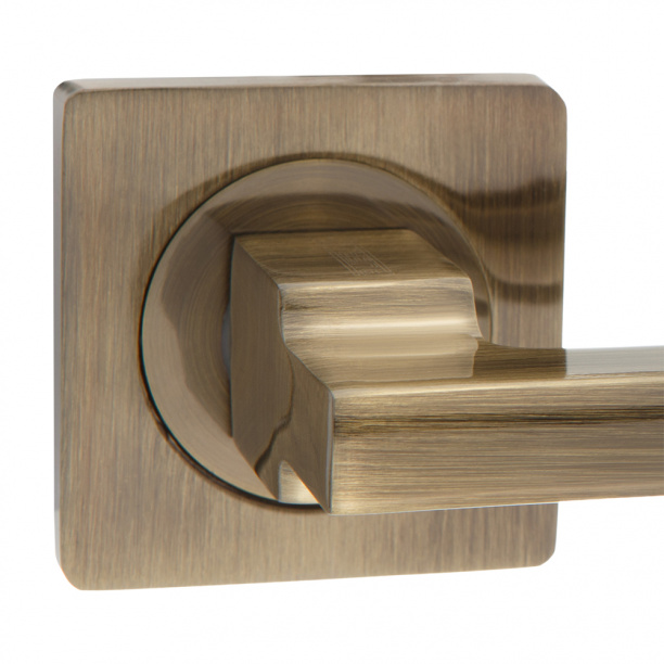 Дверные ручки PUERTO 514-02 бронза от магазина ЛесКонПром.ру