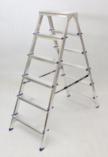 Стремянка алюминиевая двухсторонняя АЛЮМЕТ 6 ступеней (арт. AD7206) от магазина ЛесКонПром.ру