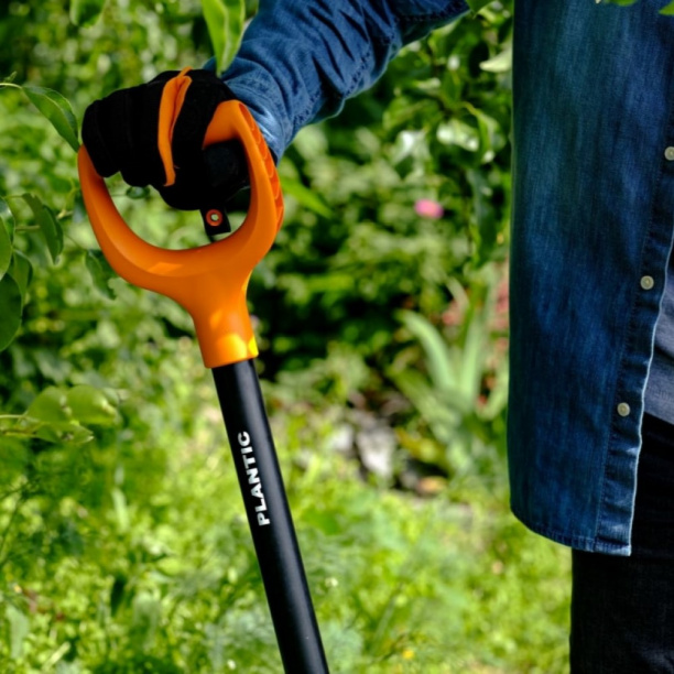 Лопата штыковая Fiskars 1026686 с черенком (PLANTIC) от магазина ЛесКонПром.ру