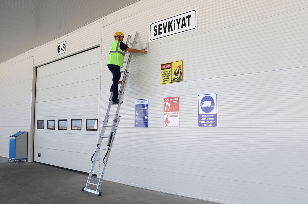 Трехсекционная алюминиевая лестница 3х12 CAGSAN арт. TS205 от магазина ЛесКонПром.ру