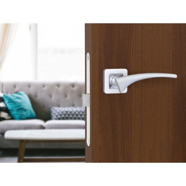 Дверные ручки Palladium Atom белое серебро от магазина ЛесКонПром.ру