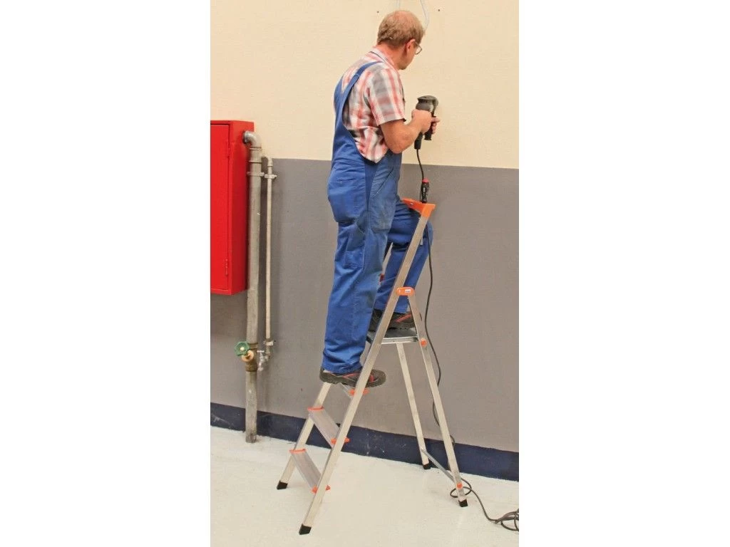 Стремянка алюминиевая Krause Solidy 4 ступени (арт. 126221) от магазина ЛесКонПром.ру