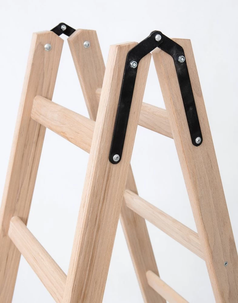 Стремянка двухсторонняя деревянная с перекладинами Hoz-Block Маляр 2х4 ступени (арт. СДДМ-4) от магазина ЛесКонПром.ру