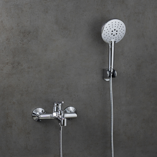 Смеситель для ванны Lemark MINIMA с длинным изливом от магазина ЛесКонПром.ру