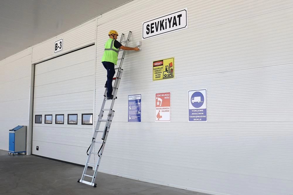 Трехсекционная алюминиевая лестница 3х14 CAGSAN арт.TS220 от магазина ЛесКонПром.ру