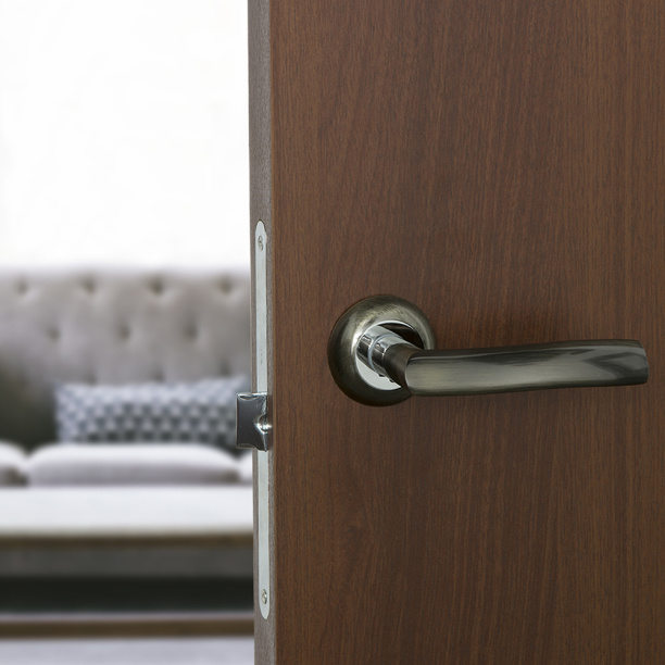 Дверные ручки Фабрика замков 02 бронза от магазина ЛесКонПром.ру