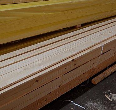 Строганный брус хвоя 140х140х6000 мм от магазина ЛесКонПром.ру