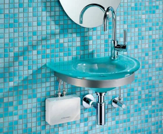 Проточный водонагреватель Electrolux Aquatronic NP6 Aquatronic 2.0 электрический от магазина ЛесКонПром.ру