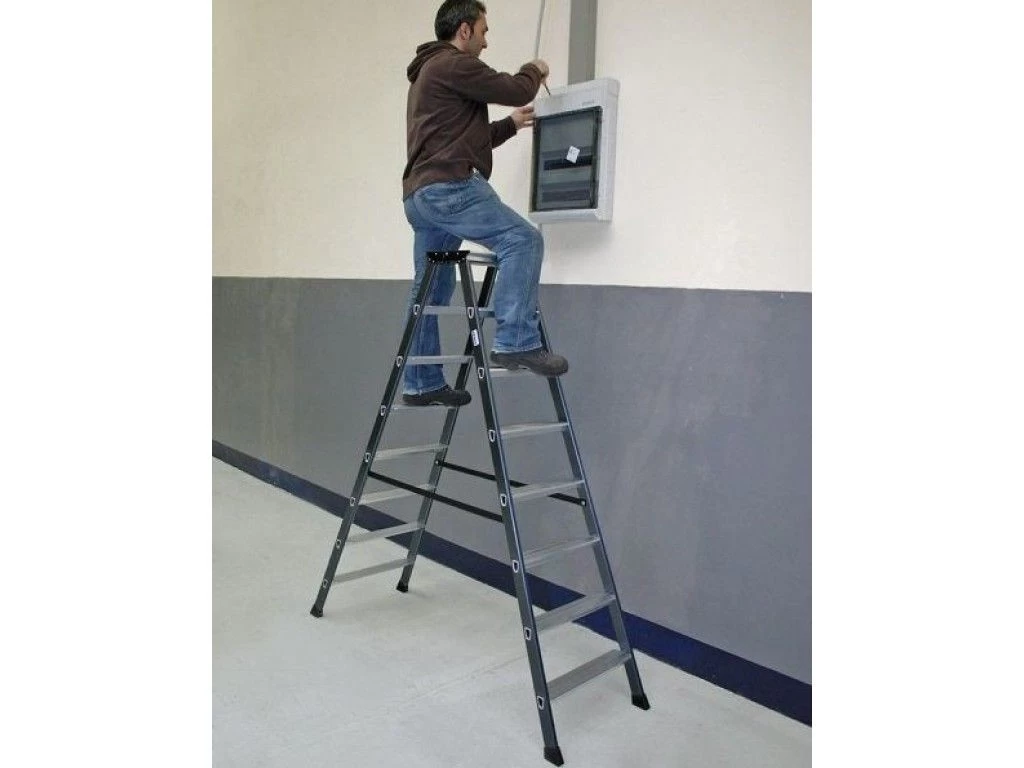 Стремянка алюминиевая анодированная Krause Sepro D 2х3 ступени (арт. 125804) от магазина ЛесКонПром.ру