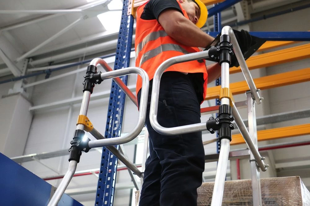 Алюминиевая промышленная платформа 9 ступеней CAGSAN односторонняя (арт.RD0012-3,0) от магазина ЛесКонПром.ру