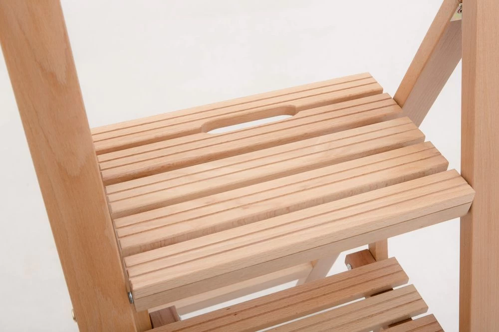 Стремянка деревянная с широкими ступенями Hoz-Block Микки 3 ступени Светлая (арт. СДМ-3С) от магазина ЛесКонПром.ру