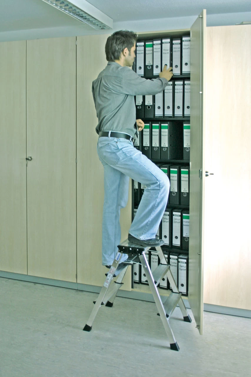 Стремянка алюминиевая двухсторонняя Krause Rolly 2х3 ступени алюминий (арт.130068) от магазина ЛесКонПром.ру