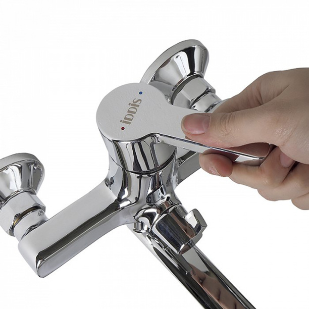 Смеситель для ванны IDDIS Sena с длинным изливом от магазина ЛесКонПром.ру