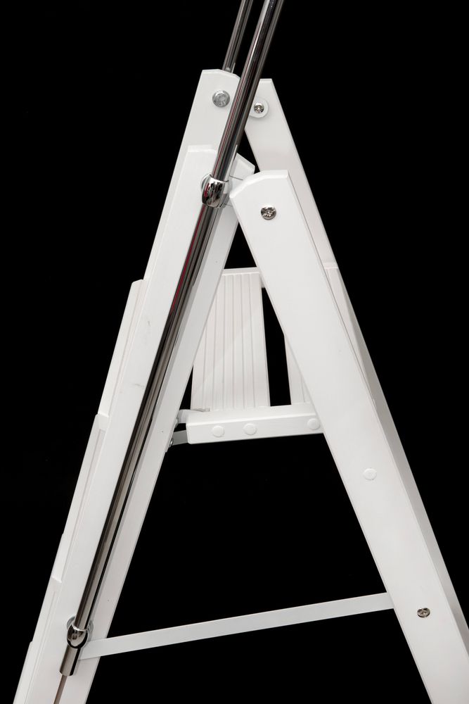 Стремянка деревянная Hoz-Block Серж 4 ступени Белая (арт. СДР-4Б) от магазина ЛесКонПром.ру