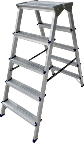 Стремянка алюминиевая двухсторонняя c широкой верхней ступенью Алюмет 5 ступеней арт. ADK 6205 от магазина ЛесКонПром.ру